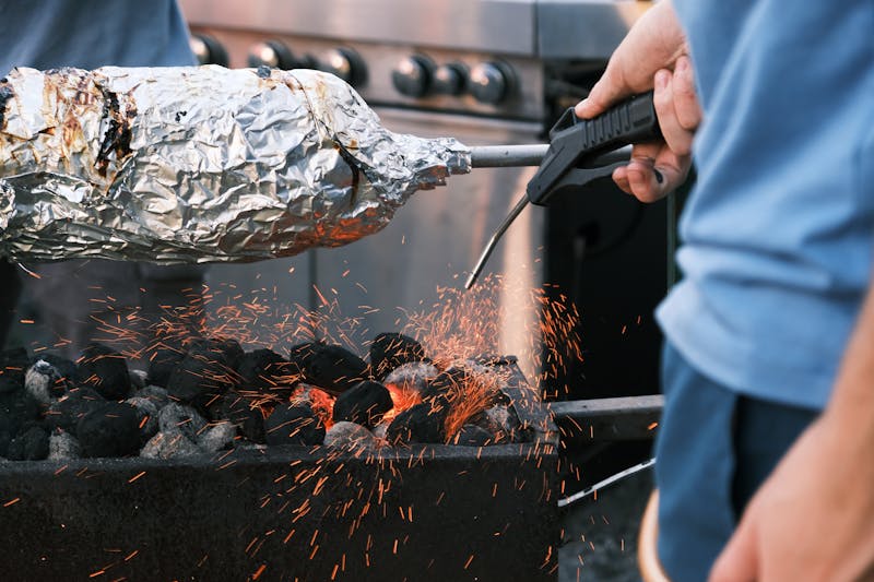 Spiced Chicken Wings with sauce